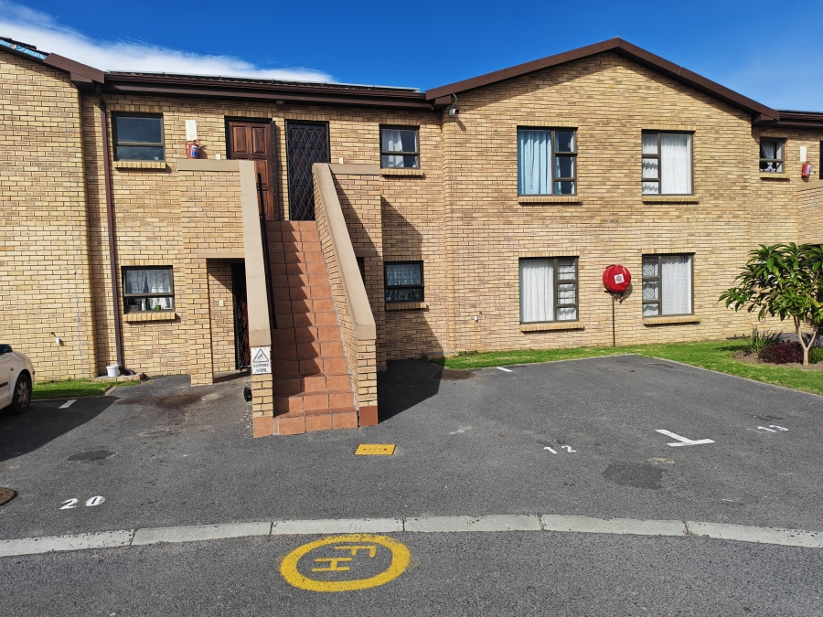2 Bedroom Property for Sale in Guldenland Western Cape